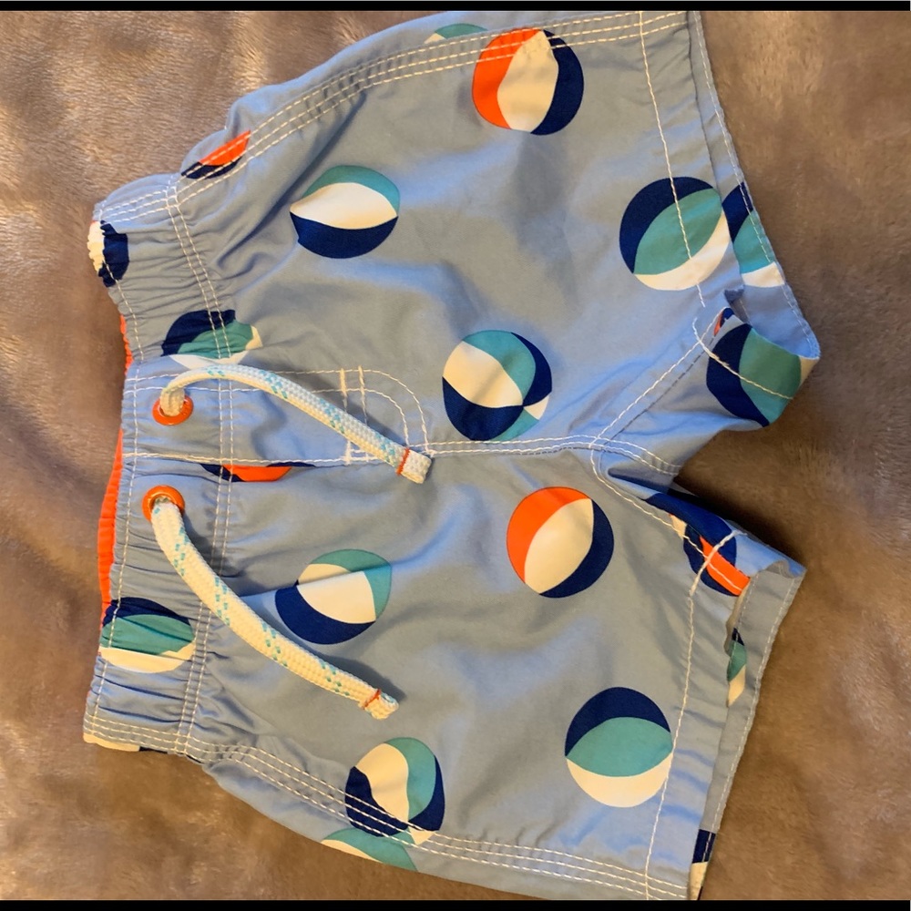 Baby gap - boy swim shorts 0-3 months. NW